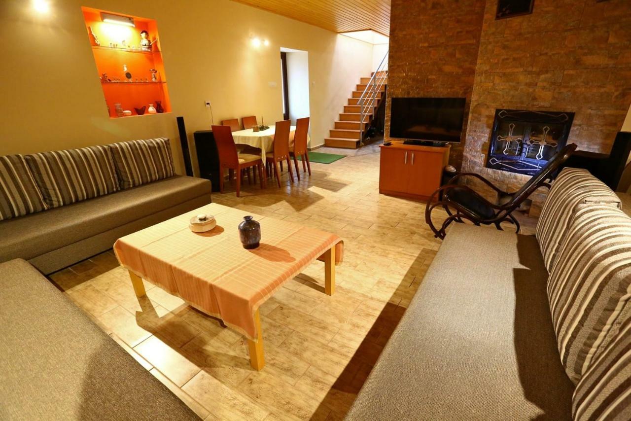 Tiszavirag Vendeghaz Villa Tiszabábolna Екстериор снимка