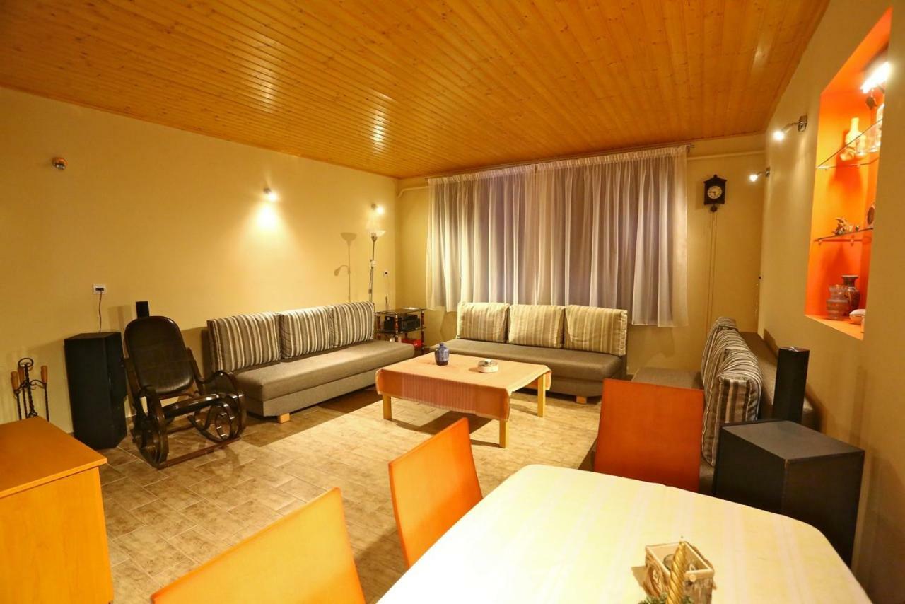 Tiszavirag Vendeghaz Villa Tiszabábolna Екстериор снимка